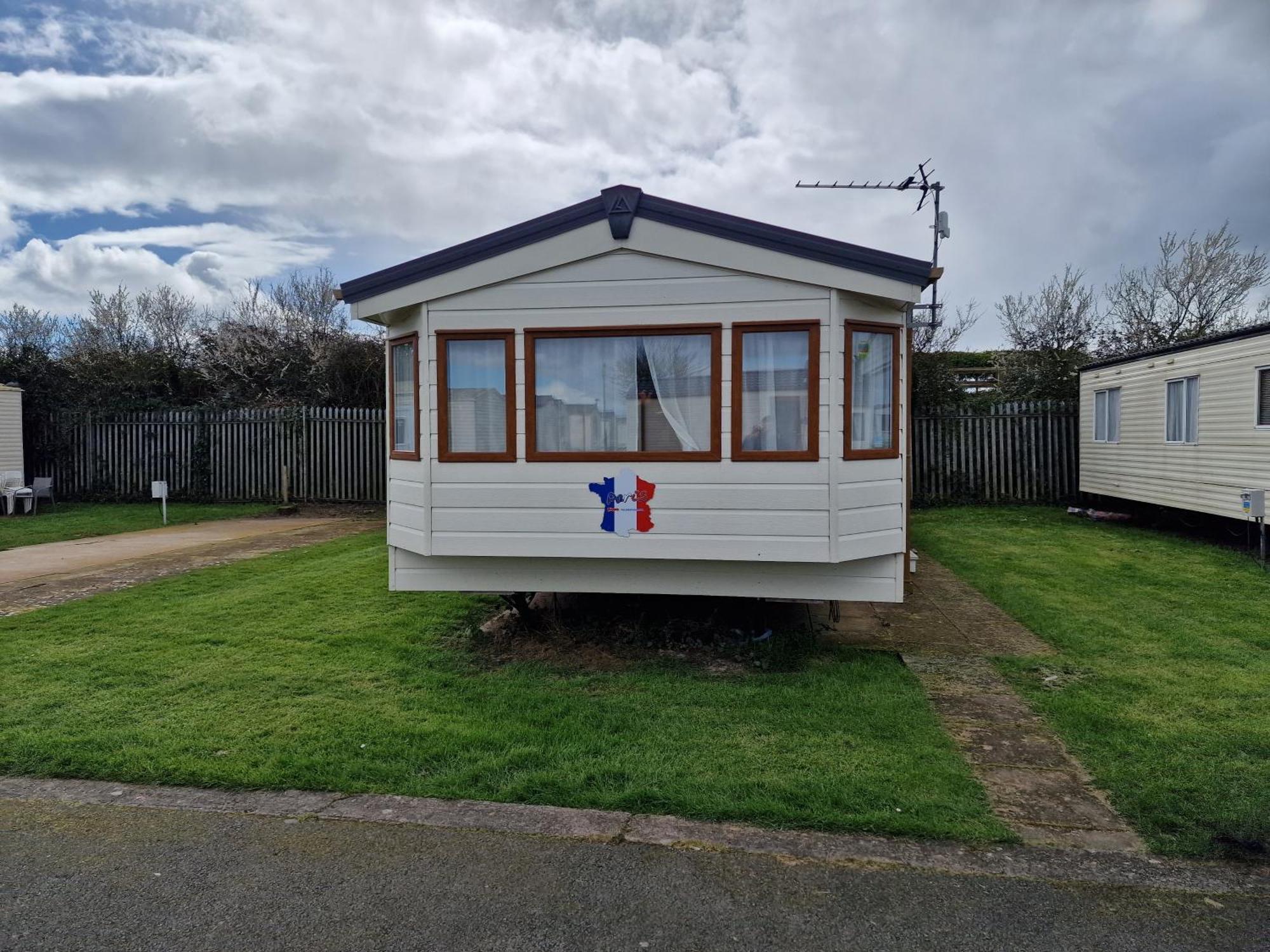 Plot 203 Paris Hotel Rhyl Exterior foto